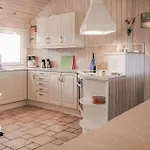 4 Bedroom Gorgeous In Hvide Sande Hébergement de vacances *