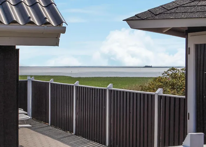 Casa vacanze 4 Bedroom Gorgeous In Hvide Sande *